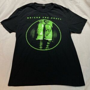 L7 Bricks are Heavy 30th Anniversary Tour T-shirt. Size medium